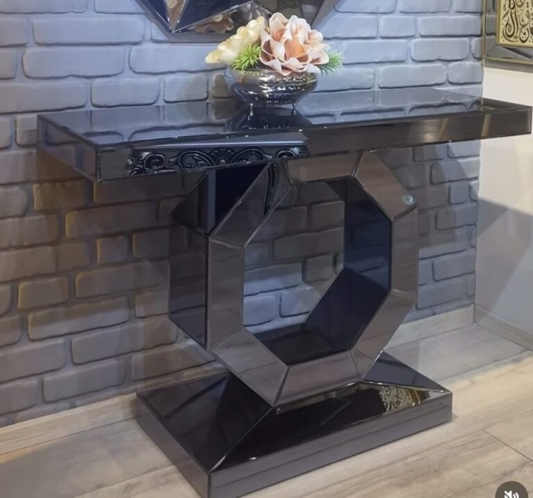 Console d'entrée noire design octogonal