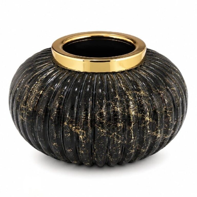Vase boule en marbre noir et doré